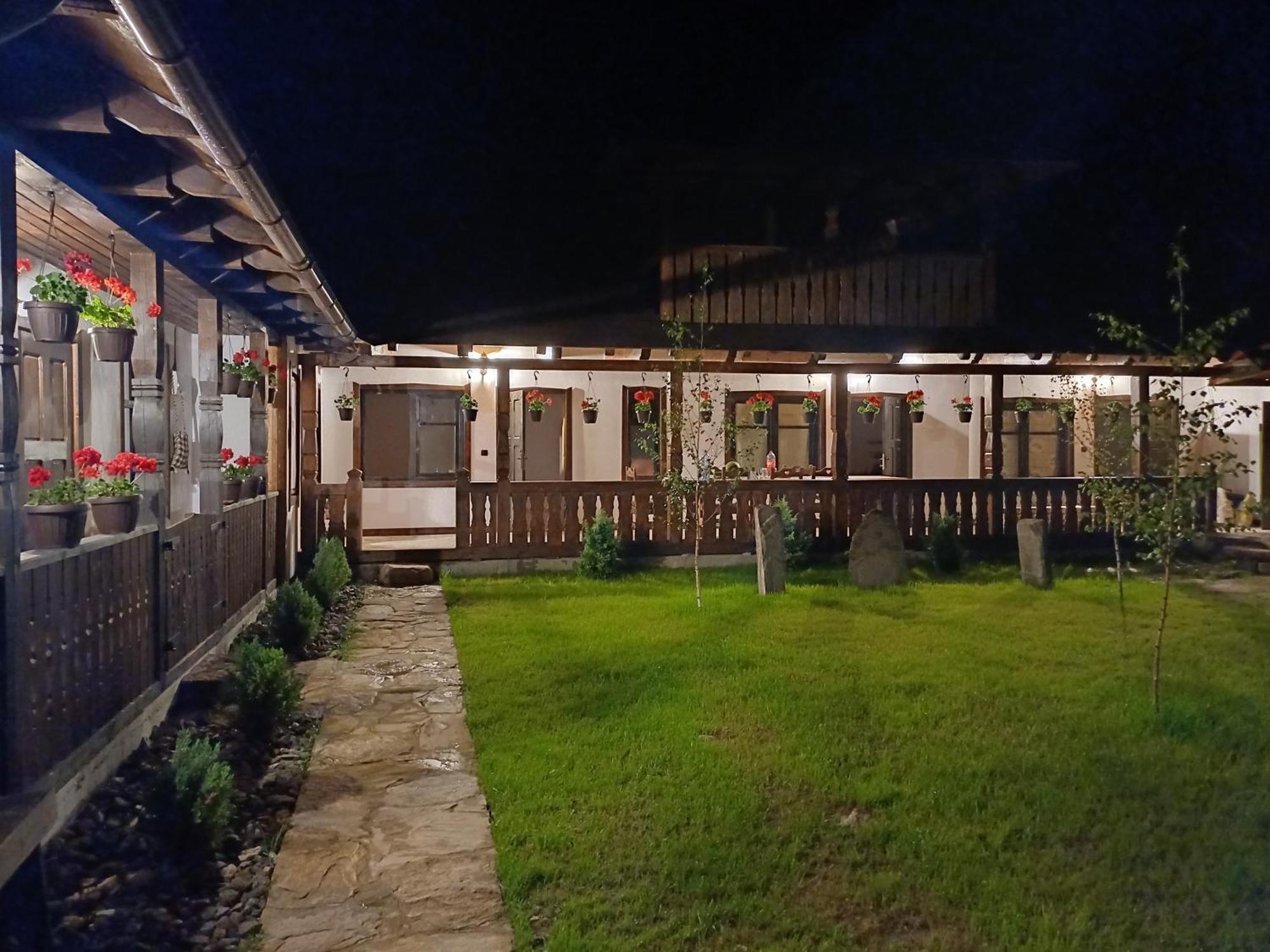 Casuta Din Valea Regilor Villa Gradistea de Munte Dış mekan fotoğraf
